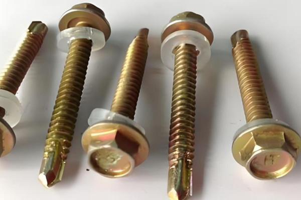 自攻螺釘?shù)募庸ぬ攸c、主要用途和選購技巧 圖1