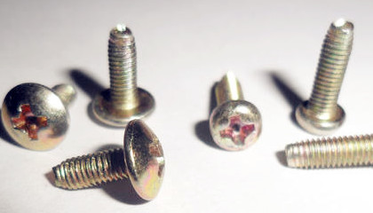 三角螺絲定制時(shí)注意哪些？