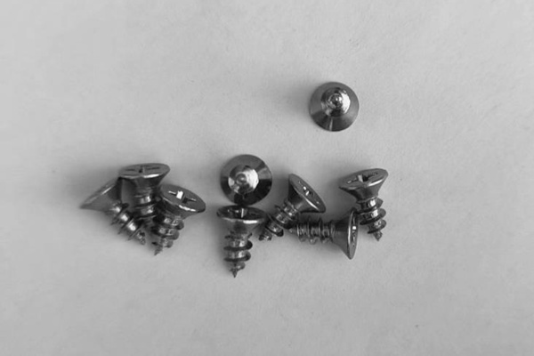 自攻螺釘連接時為什么不能出現(xiàn)滑牙現(xiàn)象？