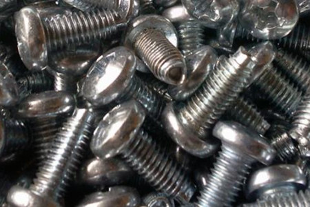 三角螺釘斷裂原因？材料質(zhì)量差是常見原因！