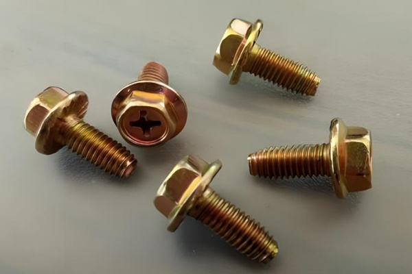 三角螺釘沒工具怎么拆？掌握這幾個妙招！